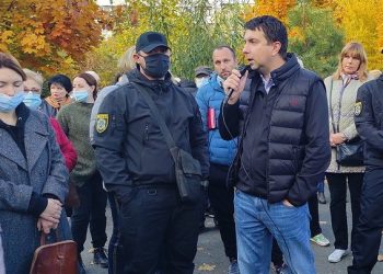 Снова на Набережной Победы собрались что-то строить