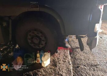 ​Чоловіка розчавило кабіною вантажівки