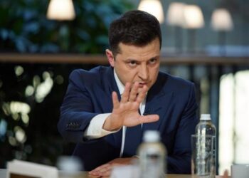 Суцільна вселенська змова:  переворот та підстава від Ахметова,  підступність Порошенка, викрадення та перепродаж формули вакцини,   у «вагнергейт»  нас втягнули,  Шустер – дестабілізатор тощо.