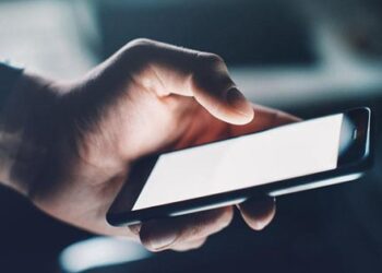 ​​Відключать незареєстровані мобільні телефони від стільникових мереж планують в Україні.