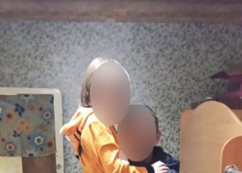 ​Мала дитина сама блукала містом у пошуках батьків