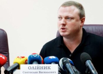 Підкилимні ігри української політики: хто насправді керує Дніпропетровською областю,  що цікавить Ігоря Коломойського  в Дніпрі, хто на сьогодні є найперспективнішим політиком в Україні  та ще багато цікавого і відвертого – , Святослав Олійник дав розгорнуте інтерв’ю виданню «Главком».