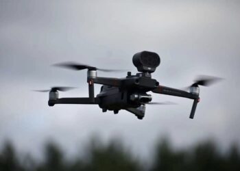 Постріли біля облради у Дніпрі: українські військові збили дрон