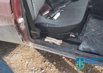 У Дніпрі поліцейського затримали на хабарі у 85 тисяч гривень