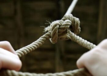 На Дніпропетровщині повісився 16-річний підліток