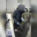 ПриватБанк оголосив нагороду за допомогу у затриманні грабіжника у розмірі 100 тисяч гривень