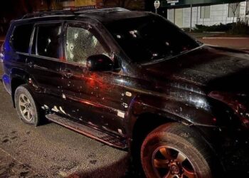У Дніпрі на Калиновій розстріляли Prado під час комендантського часу