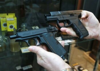 На Дніпропетровщині зняли заборону на торгівлю зброєю