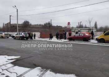 Від шкіл та ТРЦ – до заводів та фабрик: “мінери” продовжують тероризувати Дніпро