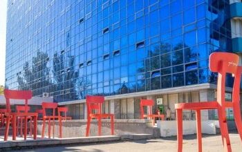 ДНУ посилив пропускний режим у гуртожитках та відправив студентів на «дистанційку»