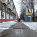 “Тепла підлога” чи недбалість? У Дніпрі неутеплені труби гріють тротуар