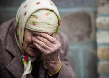 У Дніпрі 93-річна жінка викинулася з балкону на шостому поверсі