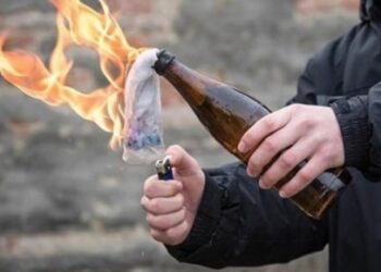 Патріоти Дніпра зайнялися виробництвом «пекельних коктейлів» для ворога