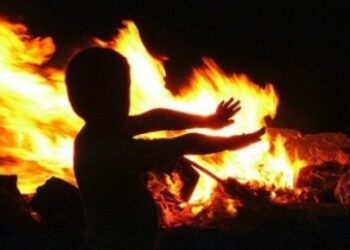 У Дніпрі підпалили приватний будинок, в якому знаходилася маленька дитина
