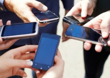 Мобільні оператори надають українцям безкоштовні хвилини та інтернет: деталі