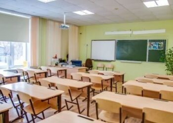 Школярі та малюки Дніпра залишаються сьогодні вдома