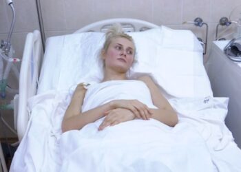 Постраждалу під час стрілянини на «Південмаші» 22-річну Жанну перевезли до Києва