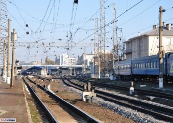 У Дніпрі під потяг потрапив пенсіонер