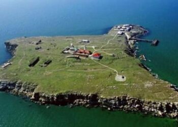 На острові Зміїний загинули 13 українських прикордонників