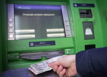 Не більше 100 тисяч гривень на день: Нацбанк України впровадив обмеження зняття готівки