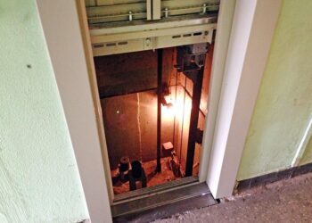 У лікарні Кам’янського загинув 86-річний пацієнт, який впав в шахту ліфту