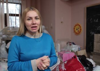 Дніпро зустрів жінок та дітей із Харкова, городяни за ніч зібрали все необхідне