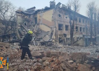 У Дніпрі сталося три авіаудари: щонайменше одна людина загинула