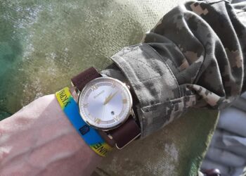 Вдячні патріоти передали нашим Повітряним Силам годинники-обереги