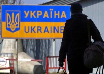 Українці масово повертаються з Польщі додому