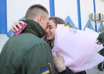 У Дніпрі зіграли весілля зі своїми коханими одразу три нацгвардійця (ФОТО)