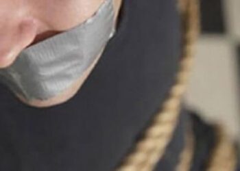 У Дніпрі невідомі катували чоловіка та вимагали у нього гроші