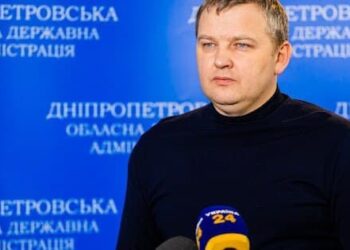 Закрити небо над Україною