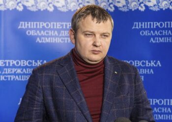 У Дніпрі працівницям електротранспорту подякували за їхню роботу квітами