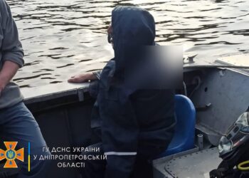 У Дніпрі на Монастирському острові чоловік впав з мосту