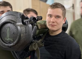 На Дніпропетровщині попрощалися із загиблим бійцем Денисом Котенком
