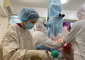 У лікарні Мечникова рятують хлопця, який отримав тяжке поранення під Херсоном
