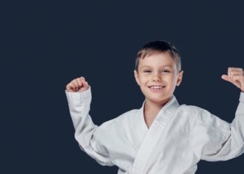 Дніпровські тренери проводять безкоштовні онлайн-тренування з карате для дітей
