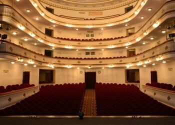 Заклади культури Дніпропетровщини допомагають переселенцям та армії