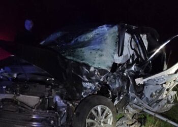 ДТП під Дніпром: водія вирізали з понівеченої автівки
