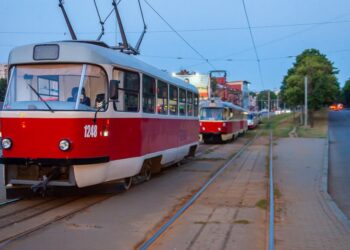 Популярний трамвай Дніпра тимчасово змінить маршрут
