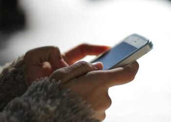 Волонтери Дніпра організували всеукраїнську гарячу лінію психологічної допомоги для усіх, хто постраждав від війни