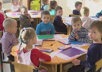 У Дніпрі розпочали прийом заяв до перших клаcів: що треба знати батькам?