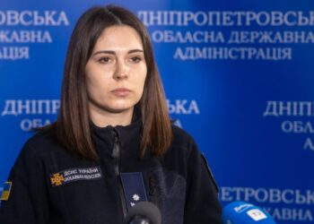 Представники ДСНС розповіли про наслідки ворожого обстрілу Дніпропетровщини