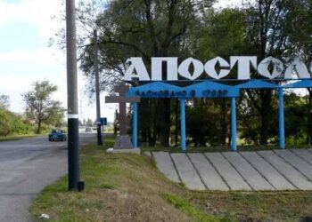 У Апостоловому ведуться безперервні обстріли ворога: мер міста доповів про ситуацію
