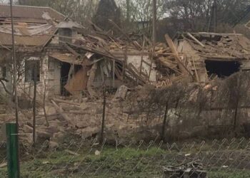 На Дніпропетровщині вороги розбомбили дачні будинки
