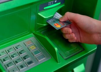 Збій у ПриватБанку: не працюють термінали та банкомати