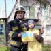 Юний патріот розчулив рятувальників Дніпра зворушливим подарунком (ФОТО)