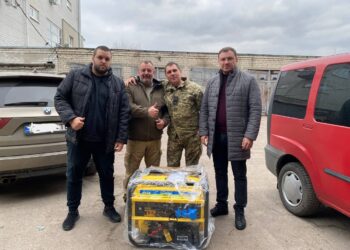 Долучайтесь до роботи волонтерського штабу і благодійного фонду «Українська команда»!