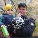 У Нікополі поліцейські привітали з Днем народження 5-річного хлопчика, який загубився у супермаркеті