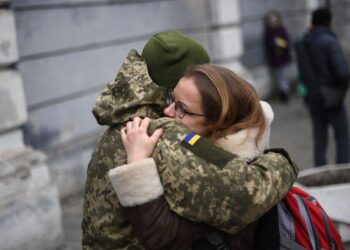 Мешканців Дніпропетровщини запрошують поділитися своїми історіями про війну
